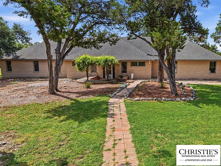 8901 Grandview Dr — Photo 2