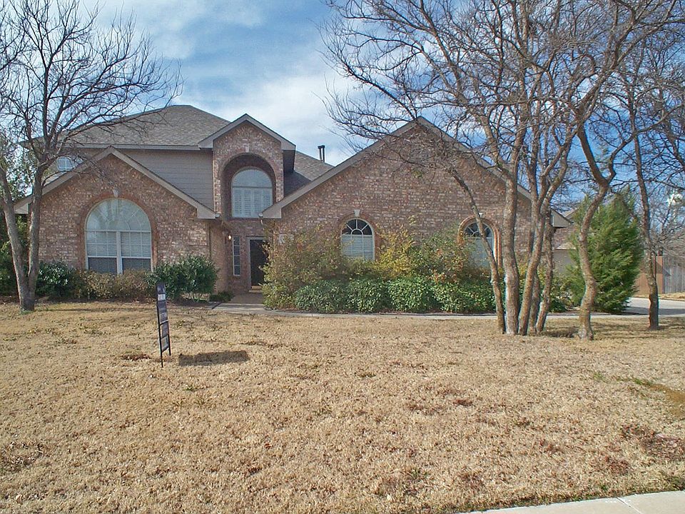 1st image of 300 Flagstone Dr