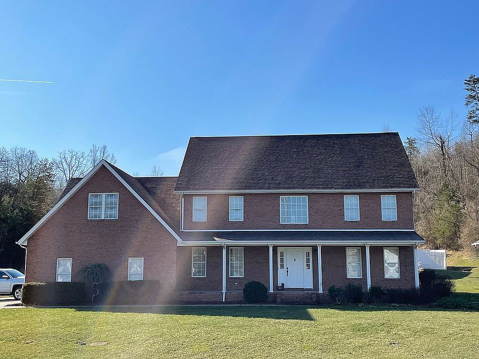 4 bedroom with 3.5 bathroom.