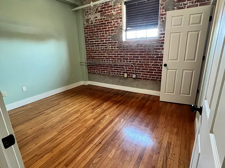 619 Ryan St — Photo 8