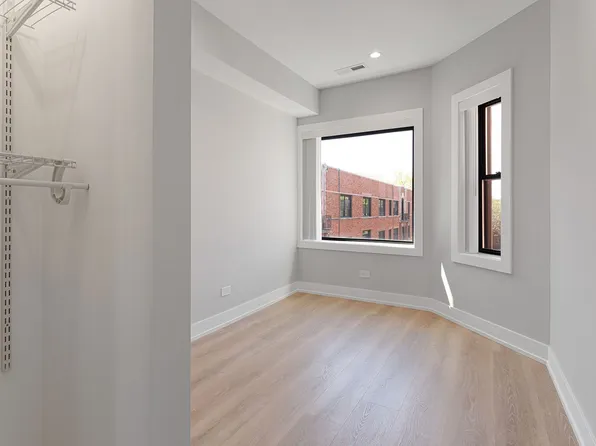 1552.5 W Juneway Ter, Chicago, IL