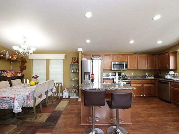 5th image of 184 Maureen Cir #184