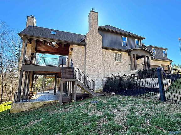 4th image of 1 Sylvias Way SE