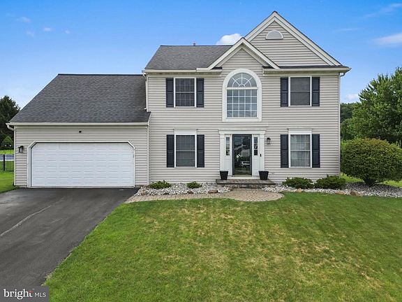 4th image of 30 Pennwood Dr