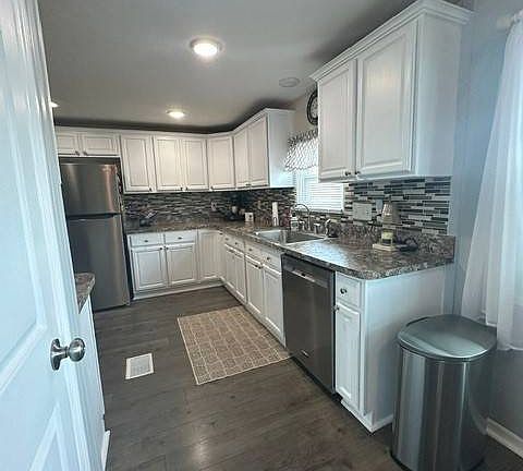 4th image of 202 Cetra St #202