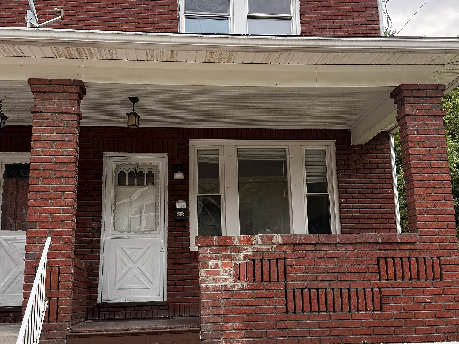 4 bed, 1260 sqft, $1,100 — Photo 1