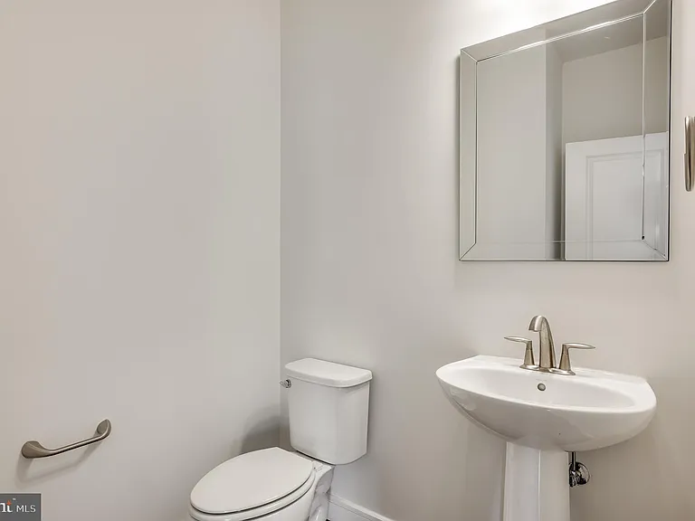1118 Akan St SE — Photo 19