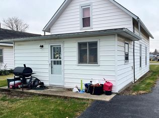 140 S Dilley St, Roseville, IL 61473