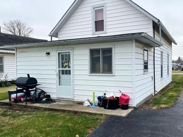 140 S Dilley St, Roseville, IL 61473