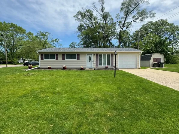 106 Circle Dr E, Montgomery, IL 60538