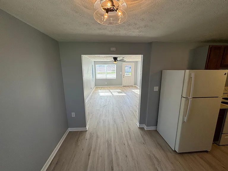 398 N Columbus St — Photo 13