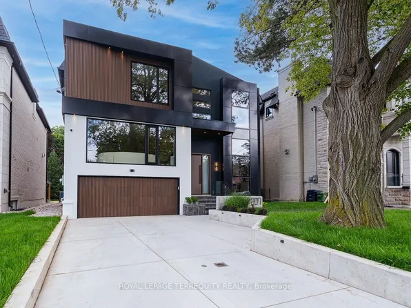 207 Newton Dr, Toronto, ON M2M 2P2