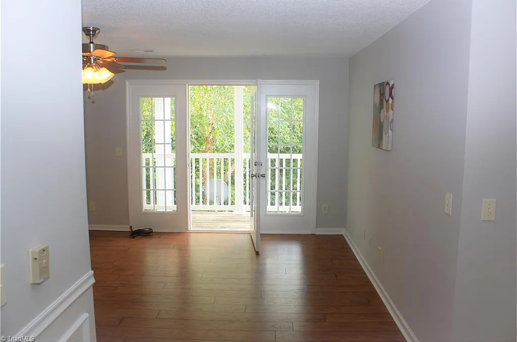 3 bed, 1248 sqft, $1,450 — Photo 4