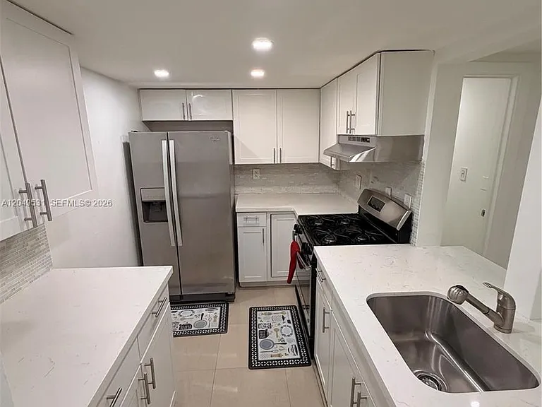 2201 Brickell Ave #47 — Photo 3