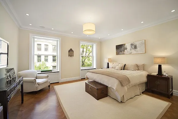 Sold by Corcoran | media 6