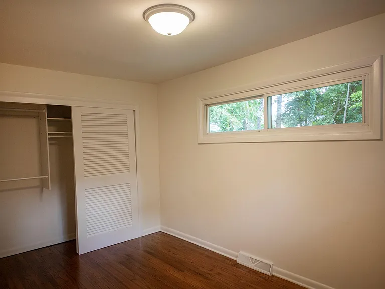 204 Hazelwood Dr — Photo 14