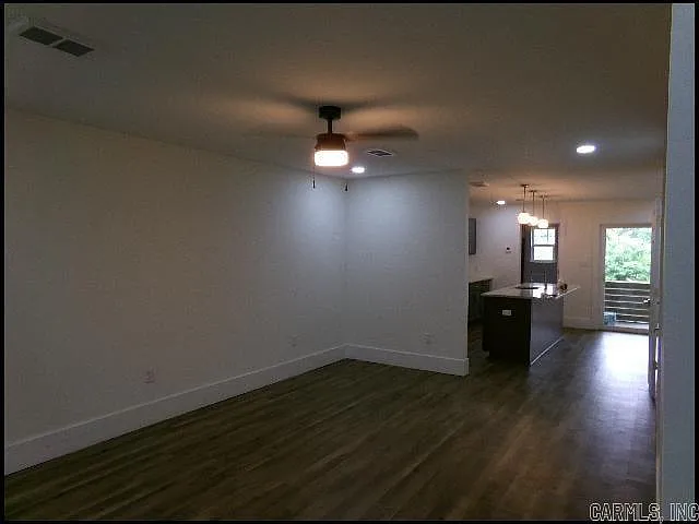 2 bed, 1.5 bath, 1100 sqft, $1,350 — Photo 3