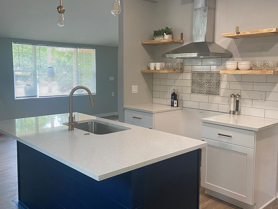 1st image of 316 W Ainsworth Blvd