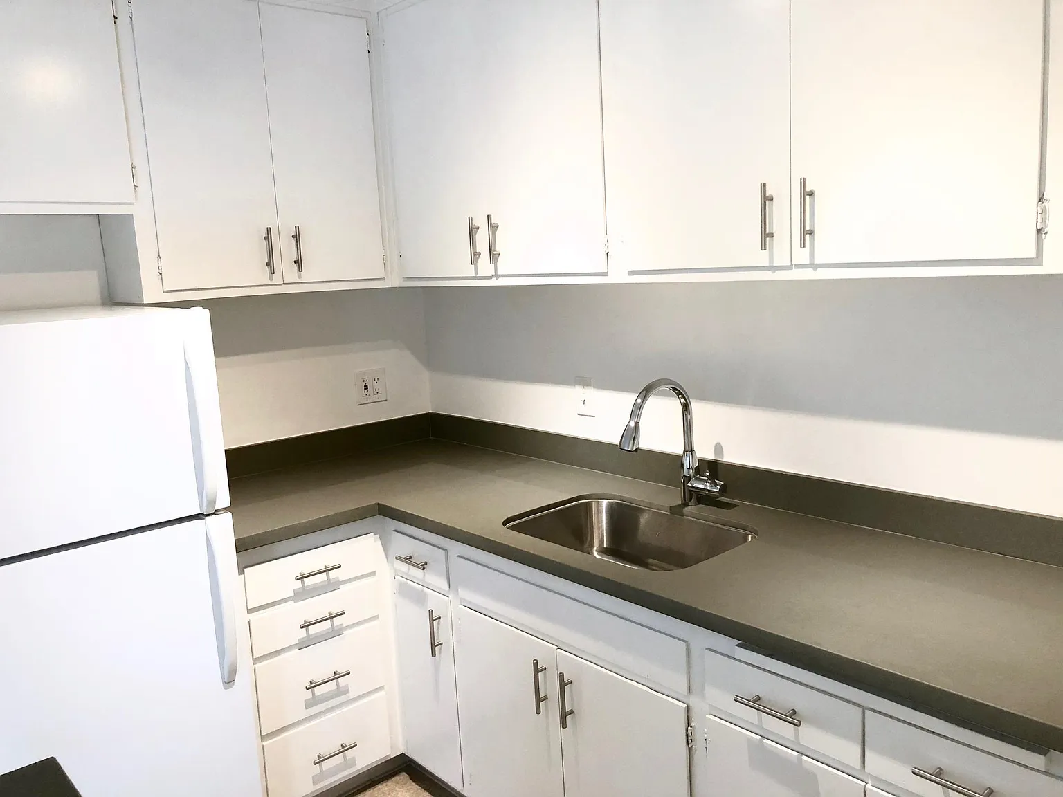 2 bed, 800 sqft, $2,895 — Photo 2