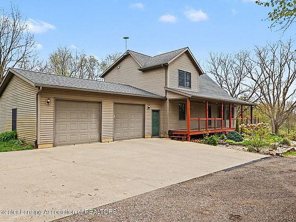 3rd image of 1407 Hayes Rd