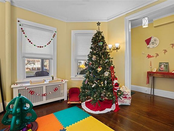 5th image of 144 Wentworth Ave