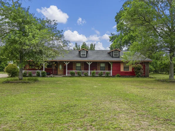29 Overlook Dr, Seale, AL 36875