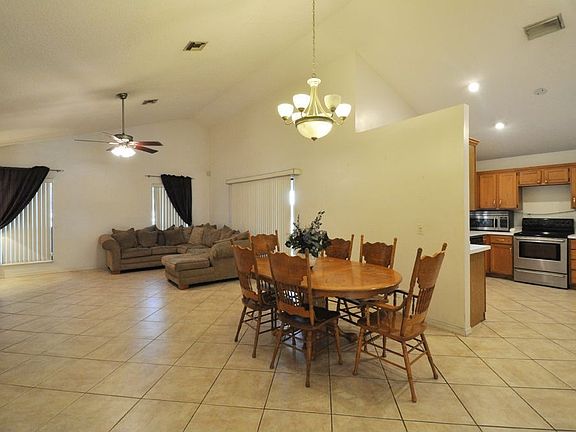 Great Room Layout & Kitchen Access