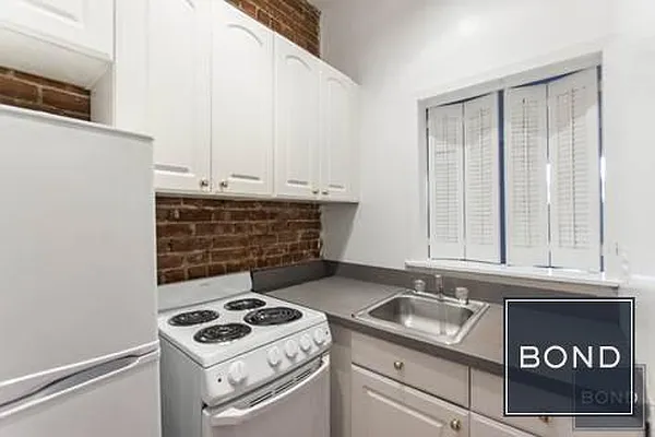 Rented by Bond New York | media 25