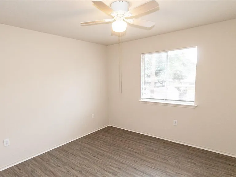 2406 Magin Meadow Dr — Photo 12