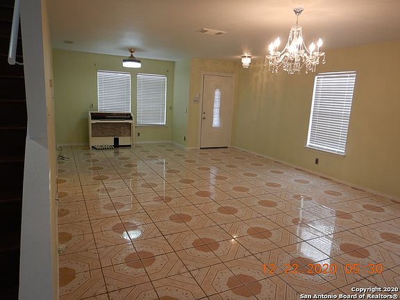 4th image of 9747 Green Plain Dr