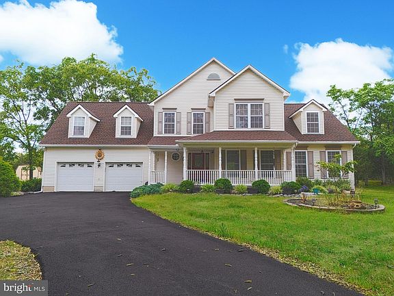 2nd image of 9 Sunflower Dr