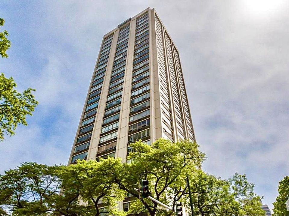 Picture of the Building - 70 W Burton Place