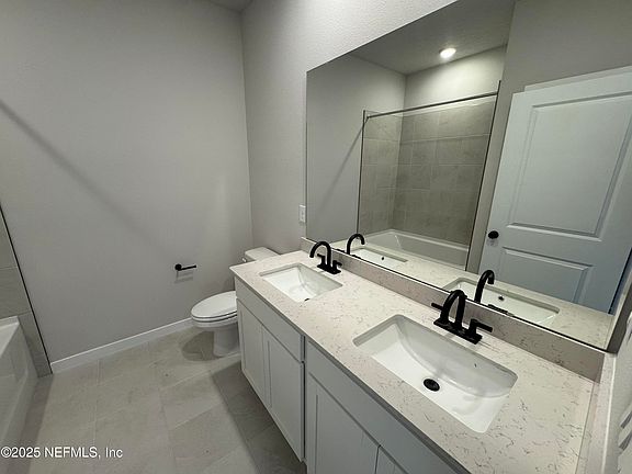 3rd image of 1724 ST PAUL Avenue