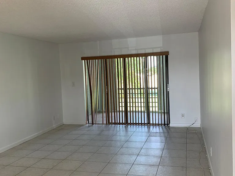 9355 SW 8th St #202 — Photo 17