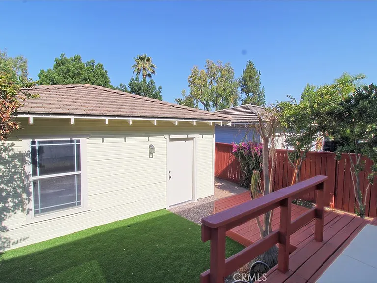 93 Orangewood Ct — Photo 17