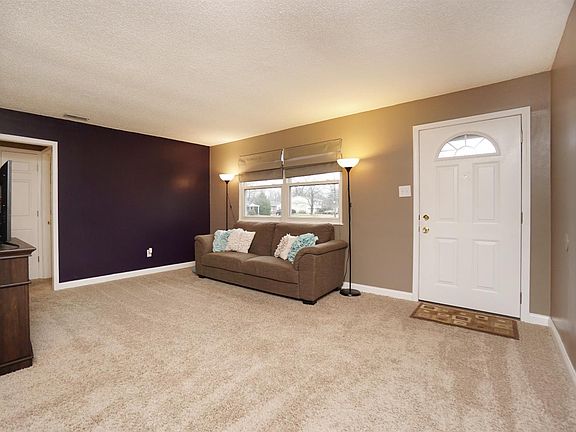 2nd image of 5674 Tall Oaks Dr