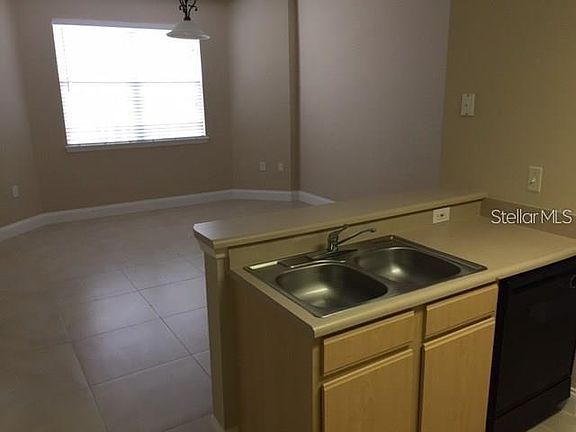 5th image of 10831 Windsor Walk Dr #1107