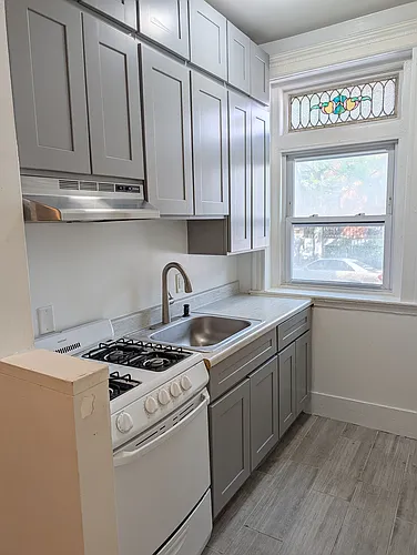 46 W Newton St Photo 1