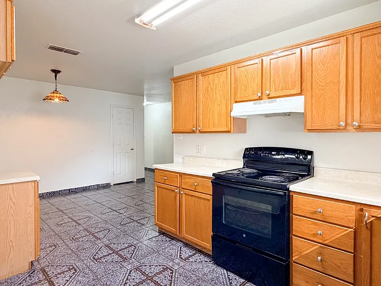 1202 Spell Ave — Photo 14