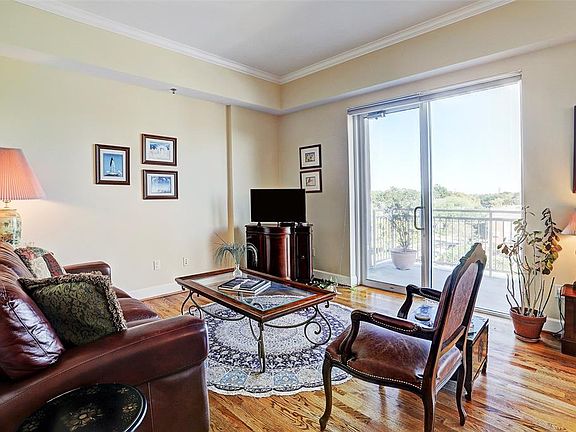 5th image of 2520 Robinhood St APT 505