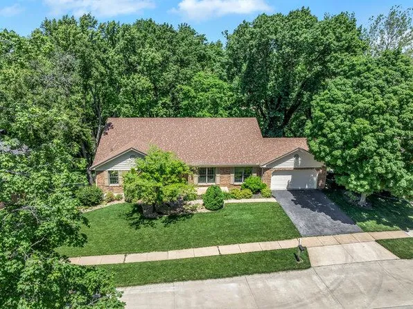 14251 Cypress Hill Dr, Chesterfield, MO 63017