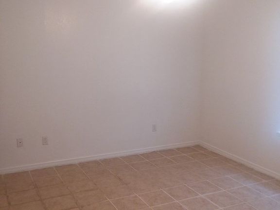 4th image of 2202 Kimberly Ln