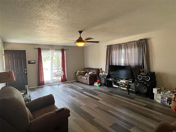 5th image of 608 N 10th St