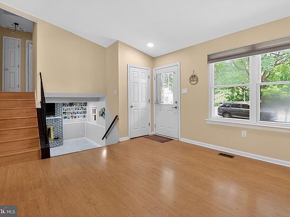 5th image of 303 Ternwing Dr