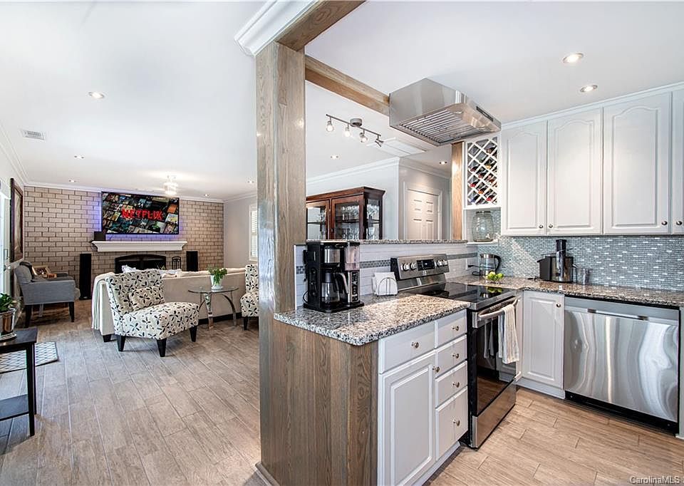 1st image of 8522 Castle Pine Ct