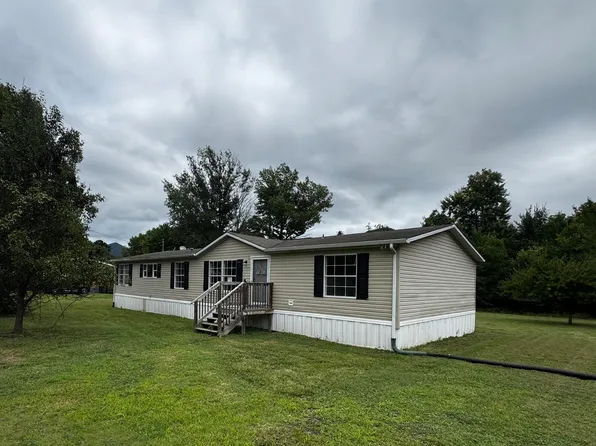 419 Pocahontas St, Glasgow, VA 24555
