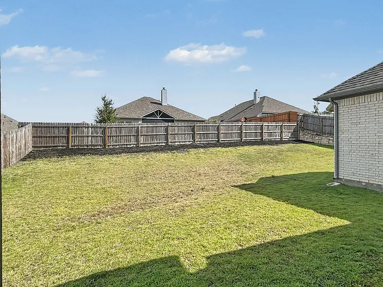 3708 Eliberis — Photo 29