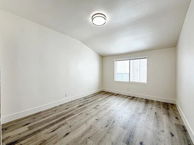 4528 Murietta Ave #11A — Photo 14