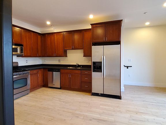 4th image of 2625 24th St