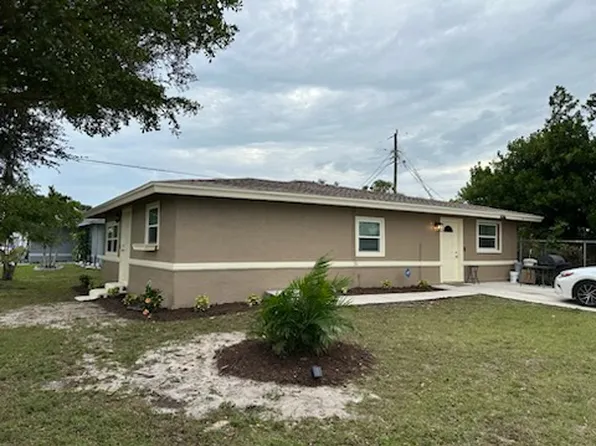 2100 Barker Blvd, Fort Myers, FL 33916